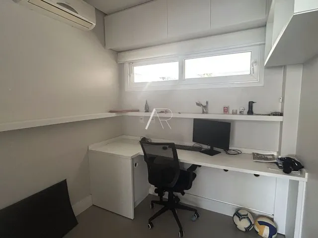 Imagem 5: Casa de Alto Padrão À Venda