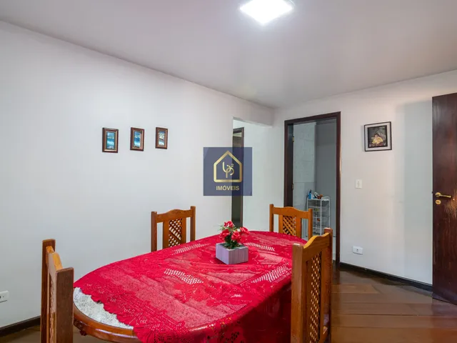 Imagem 3: Casa Térrea com 9 dormitórios (2 suítes) à venda. São 480 m² privativos por R