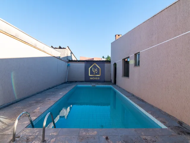 Imagem 7: Casa Térrea com 9 dormitórios (2 suítes) à venda. São 480 m² privativos por R