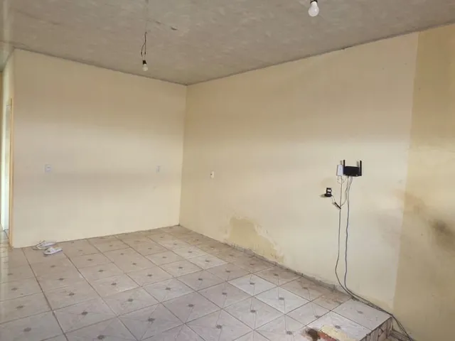 Imagem 4: Casa de 2 Andares com 4 Quartos à Venda na Cabanagem – Quintal e Garagem Coberta