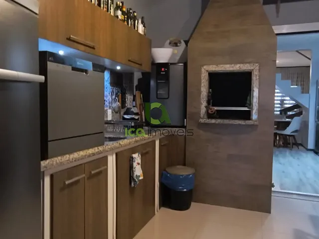 Imagem 2: Casa com moveis planejados piscina área de festa para venda