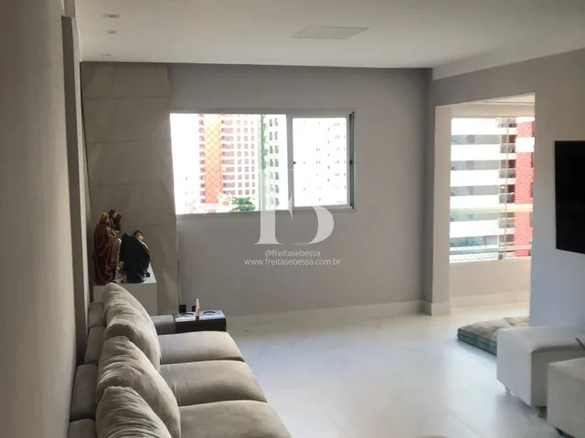 Imagem 9: Apartamento espaçoso e iluminado em localização privilegiada no coração do bairro