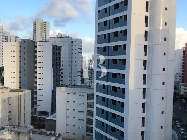 Imagem 4: Apartamento espaçoso e iluminado em localização privilegiada no coração do bairro