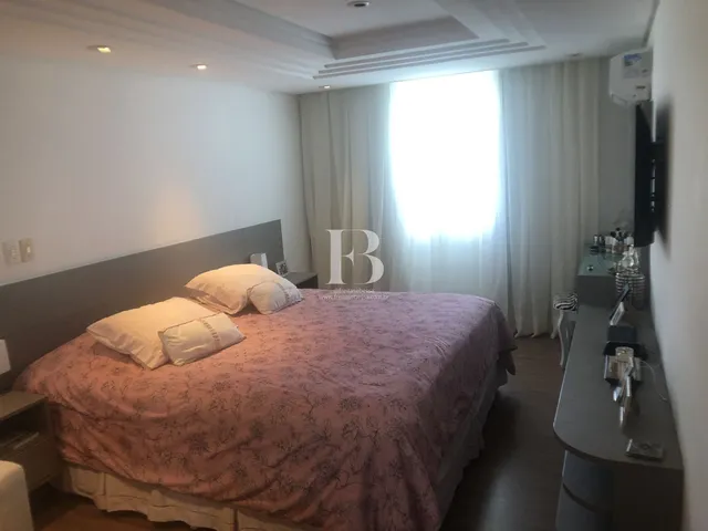 Imagem 10: Apartamento na Rua Setúbal espaçoso com 198m² e 4 quartos, bem localizado com área de