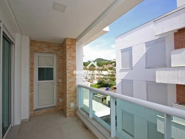 Imagem: A casa possui 3 Dormitórios, 3 Suítes, 4 Banheiros, 4 Vagas
