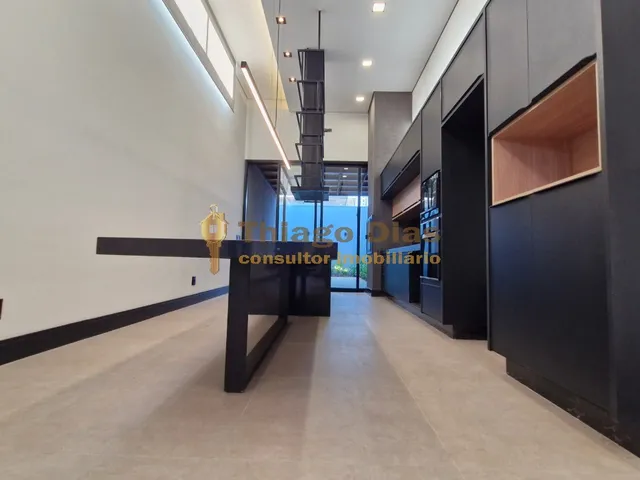 Imagem 5: Casa moderna à venda com 3 suítes, cozinha gourmet com churrasqueira, quintal, solarium