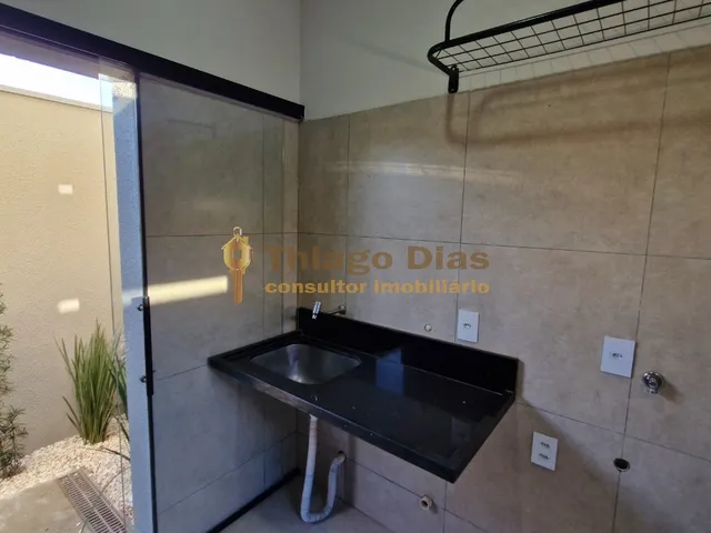 Imagem 12: Casa moderna à venda com 3 suítes, cozinha gourmet com churrasqueira, quintal, solarium
