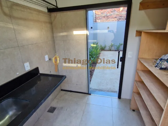 Imagem 11: Casa moderna à venda com 3 suítes, cozinha gourmet com churrasqueira, quintal, solarium