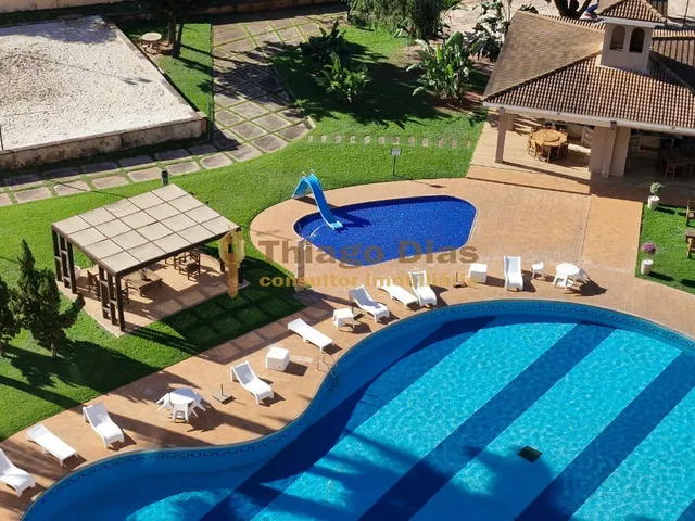 Imagem: O apartamento possui 2 Dormitórios, 1 Suíte, 2 Banheiros,