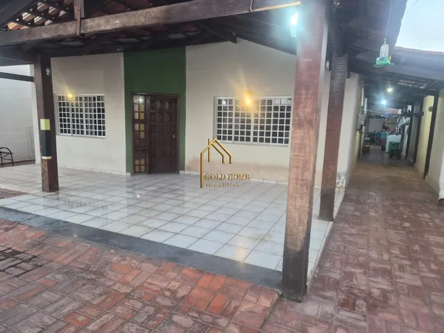 Imagem: A casa possui 3 Dormitórios, 2 Suítes, 3 Banheiros, 3 Vagas