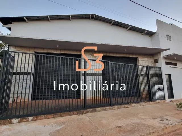 Imagem: O depósito possui 2 Banheiros, 122m² de Área e está