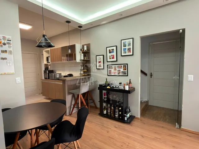 Imagem 3: ZPAR IMÓVEIS VENDE Ampla casa em Porto Alegre-RS, bairro Hípica, 5 quartos, 1 suíte, 3