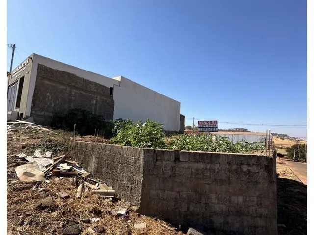 Imagem: Terreno à venda no bairro Jardim Esperança