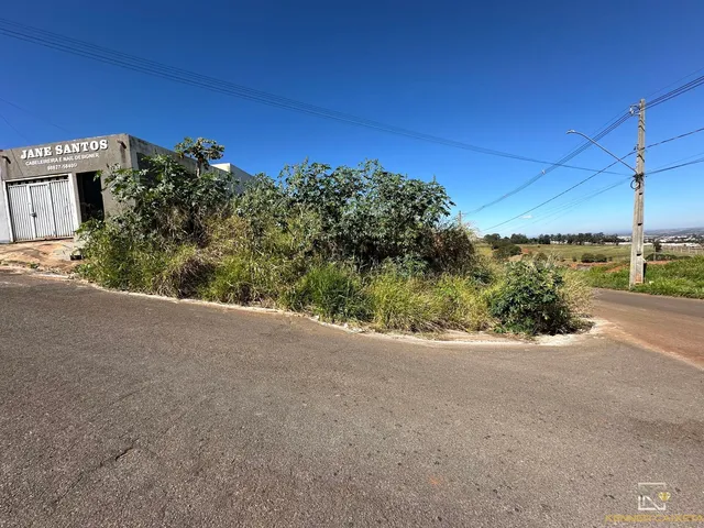 Imagem 2: Terreno à venda no bairro Jardim Esperança - Patos de Minas/MG