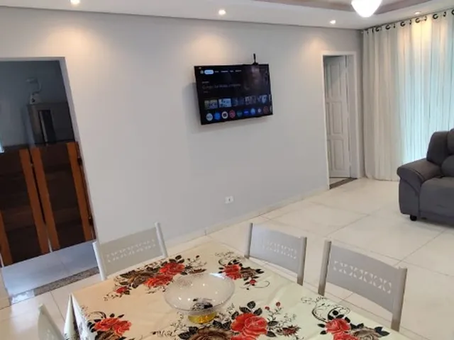 Imagem 2: CASA - MATINHOS Casa com 3 dormitórios
