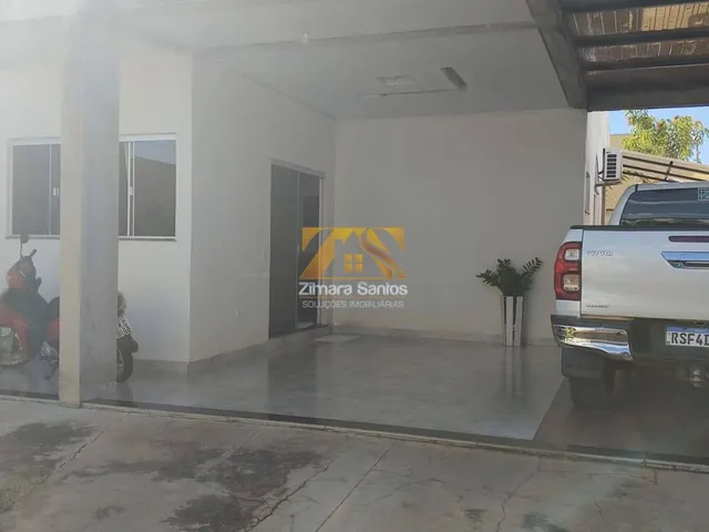 Imagem: A casa possui 4 Dormitórios, 2 Suítes, 3 Banheiros, 3 Vagas