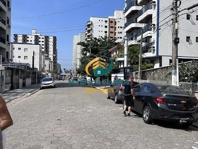 Imagem: O apartamento possui 3 Dormitórios, 1 Banheiro, 1 Vaga na