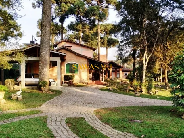 Imagem: A casa possui 3 Dormitórios, 3 Suítes, 3 Banheiros, 2