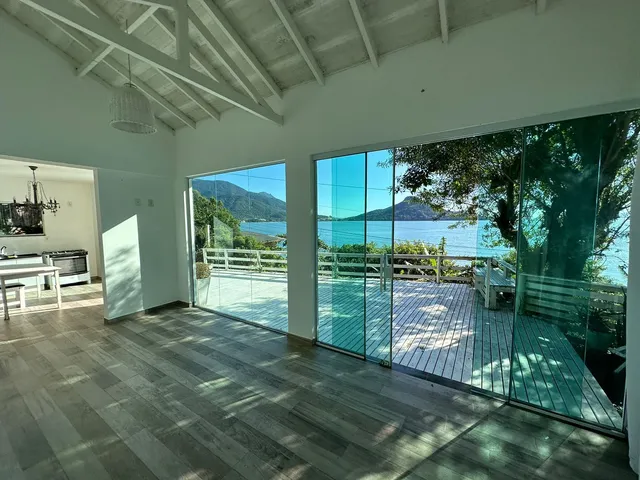 Imagem: Casa de Frente Para o Mar - Praia da Enseada