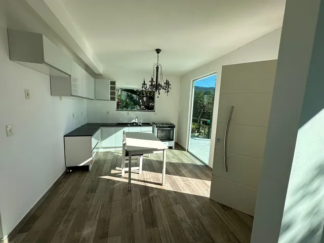 Imagem 7: Casa de Frente Para o Mar - Praia da Enseada de Brito em Palhoça/SC
