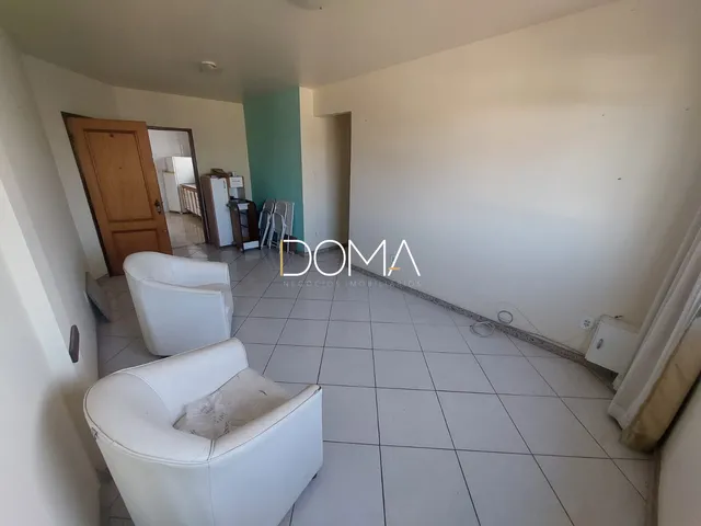 Imagem 2: Amplo apartamento com vista livre e próximo do comércio e praia