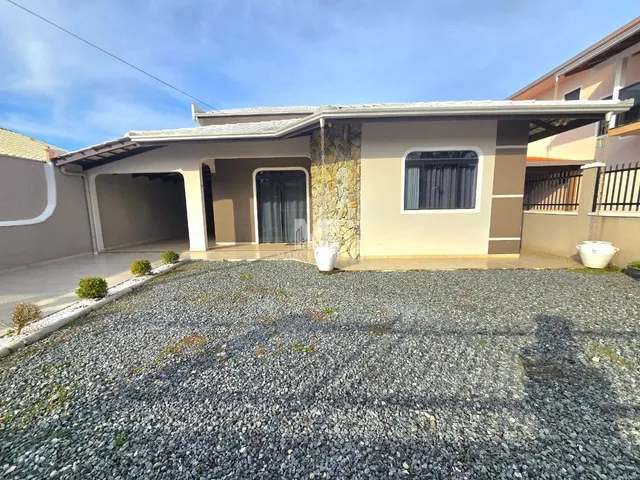Imagem 11: ? Locação Anual – Casa Mobiliada a apenas 600 metros da Praia Central