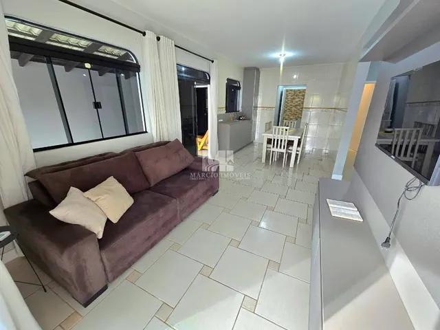 Imagem 15: ? Locação Anual – Casa Mobiliada a apenas 600 metros da Praia Central