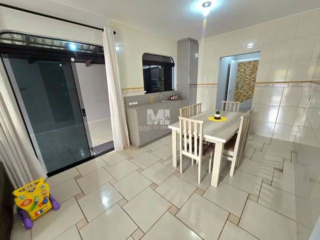 Imagem 5: ? Locação Anual – Casa Mobiliada a apenas 600 metros da Praia Central