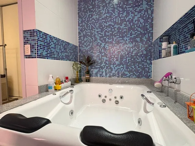 Imagem 7: Casa de Luxo em Condomínio: 3 Quartos, 3 Suítes, 6 Banheiros na Terras do Vale - Caçapava-Sp