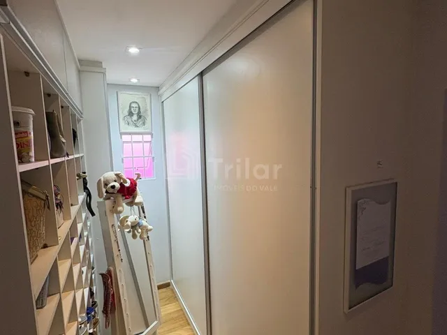 Imagem 6: Casa de Luxo em Condomínio: 3 Quartos, 3 Suítes, 6 Banheiros na Terras do Vale - Caçapava-Sp