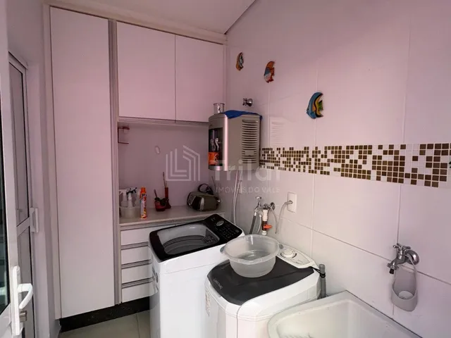 Imagem 10: Casa de Luxo em Condomínio: 3 Quartos, 3 Suítes, 6 Banheiros na Terras do Vale - Caçapava-Sp