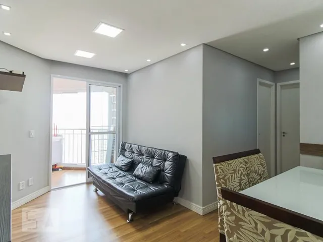 Imagem: O apartamento possui 2 Dormitórios, 1 Suíte, 2 Banheiros,