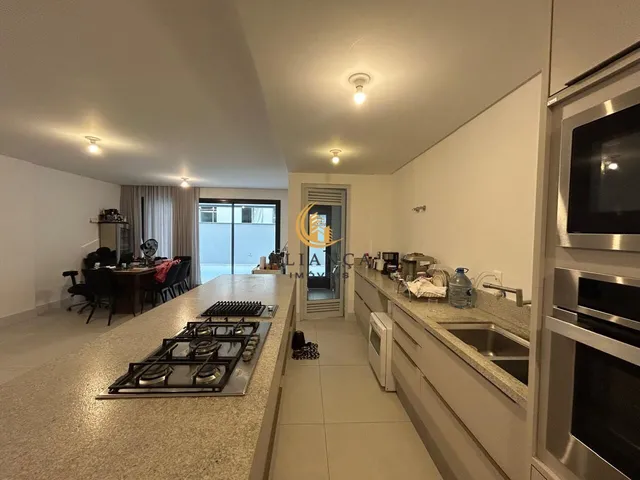 Imagem: O apartamento possui 3 Dormitórios, 3 Suítes, 2 Vagas na