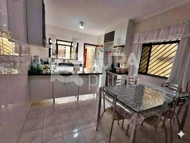 Imagem 4: Casa com 4 dormitórios