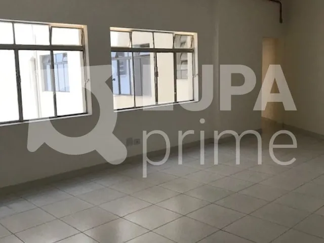 Imagem 3: Sala comercial com 2 banheiros