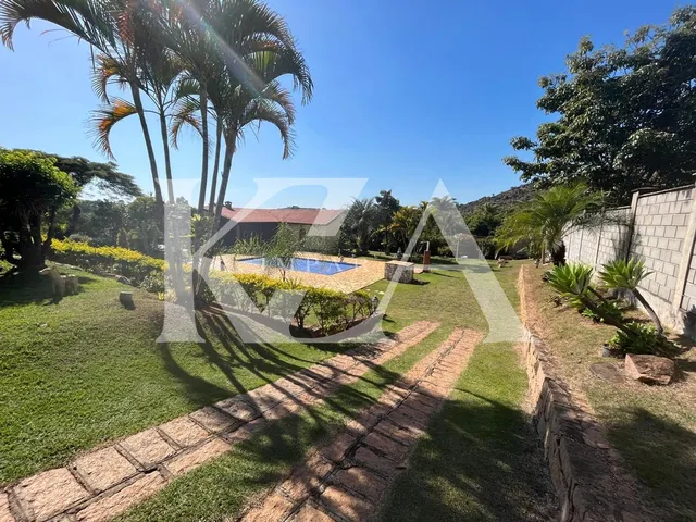 Imagem: A fazenda possui 3 Dormitórios, 1 Suíte, 2 Banheiros, 10