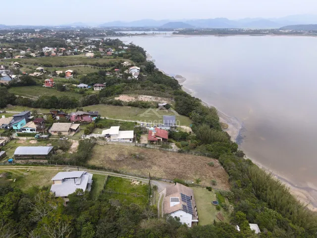 Imagem 3: Terreno à venda com acesso para a Lagoa