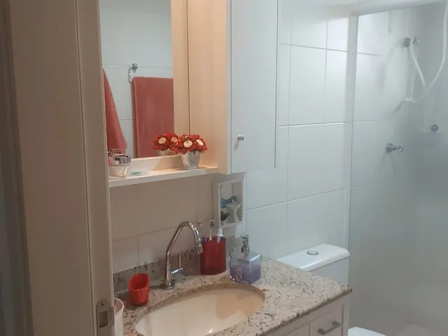 Imagem: O apartamento possui 2 Dormitórios, 1 Suíte, 2 Banheiros,