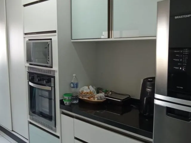 Imagem: O apartamento possui 3 Dormitórios, 1 Suíte, 2 Banheiros,