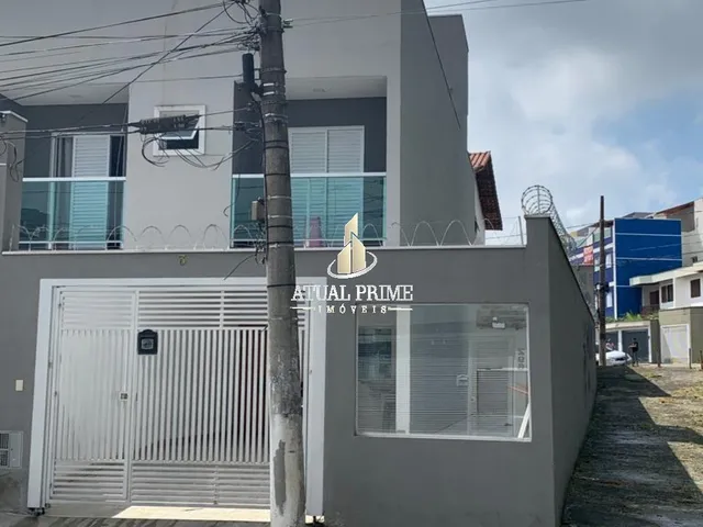 Imagem: A casa possui 3 Dormitórios, 1 Suíte, 2 Banheiros, 4