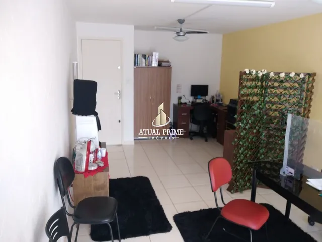 Imagem: A sala comercial possui 1 Banheiro, 28m² de Área e está