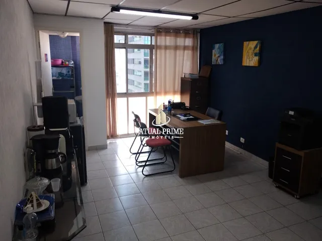 Imagem: A sala comercial possui 1 Banheiro, 28m² de Área e está