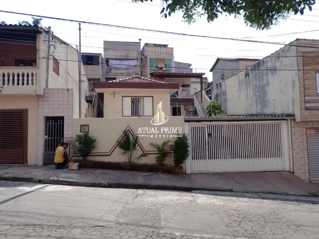 Imagem: A casa possui 3 Dormitórios, 3 Banheiros, 2 Vagas na