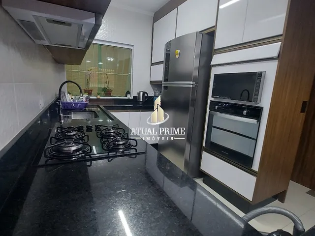 Imagem: A casa possui 2 Dormitórios, 2 Suítes, 3 Banheiros, 2