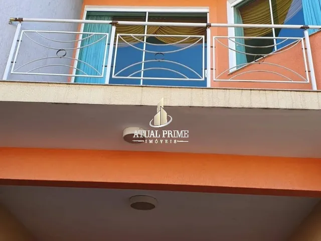 Imagem: A casa possui 3 Dormitórios, 1 Suíte, 3 Banheiros, 4 Vagas