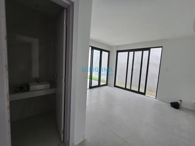 Imagem 2: Casa 4/4, sendo 3 suítes, Cond. Villa Florença, Abrantes