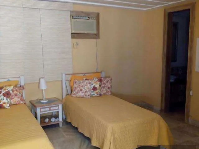 Imagem 2: Casa à venda em Armação dos Búzios, Ferradura, com 7 quartos, 1800m²
