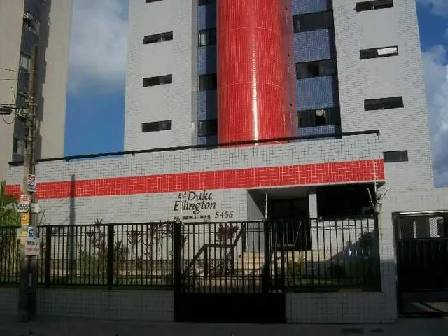 Imagem: O apartamento possui 3 Dormitórios, 1 Suíte, 1 Banheiro,
