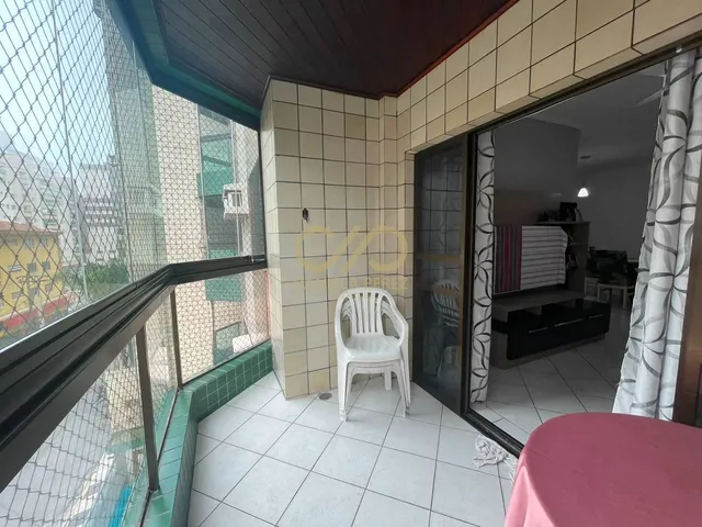 Imagem: O apartamento possui 2 Dormitórios, 1 Suíte, 2 Banheiros,