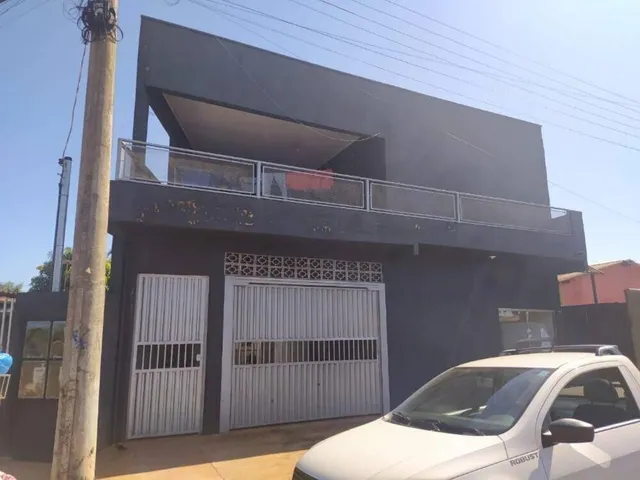 Imagem: A casa em condomínio possui 3 Dormitórios, 2 Banheiros,